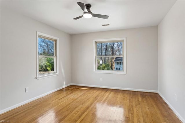 879 Loraine DR, Newport News, VA 23608