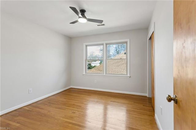 879 Loraine DR, Newport News, VA 23608