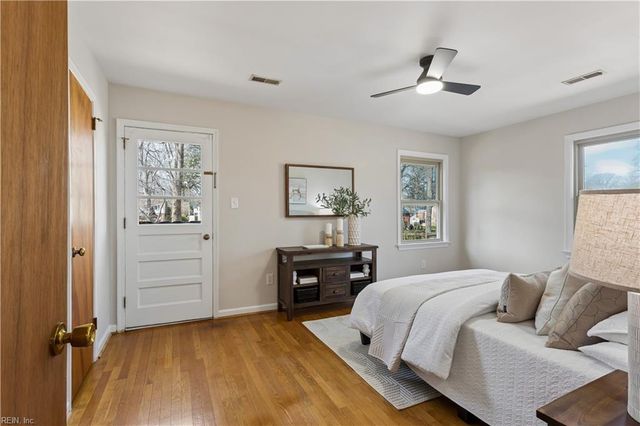 879 Loraine DR, Newport News, VA 23608