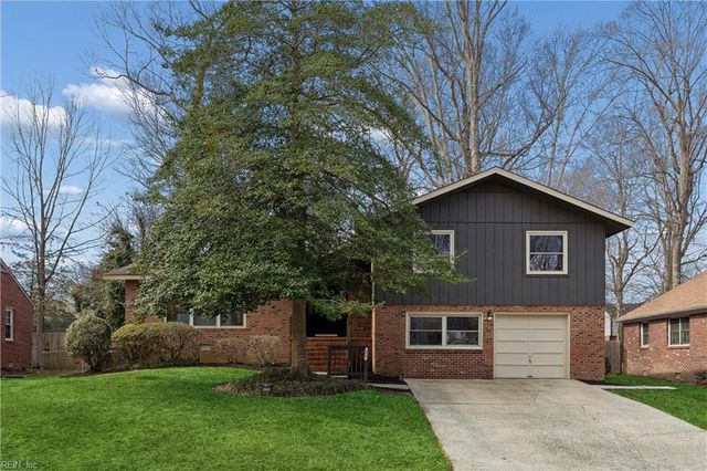 879 Loraine DR, Newport News, VA 23608