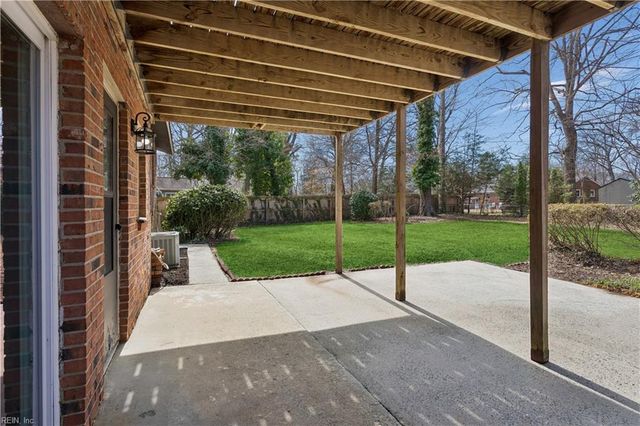 879 Loraine DR, Newport News, VA 23608