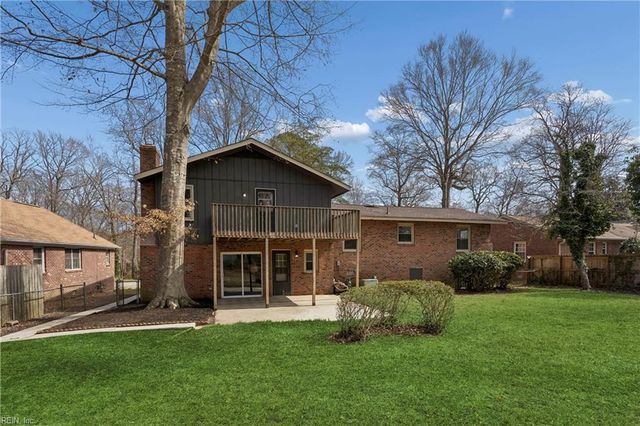 879 Loraine DR, Newport News, VA 23608