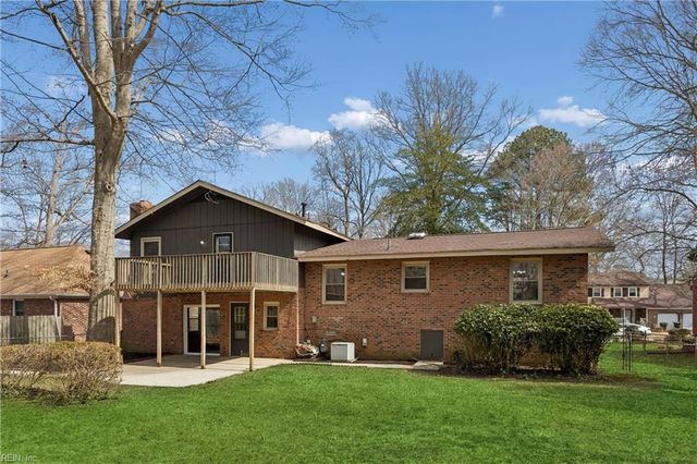 879 Loraine DR, Newport News, VA 23608