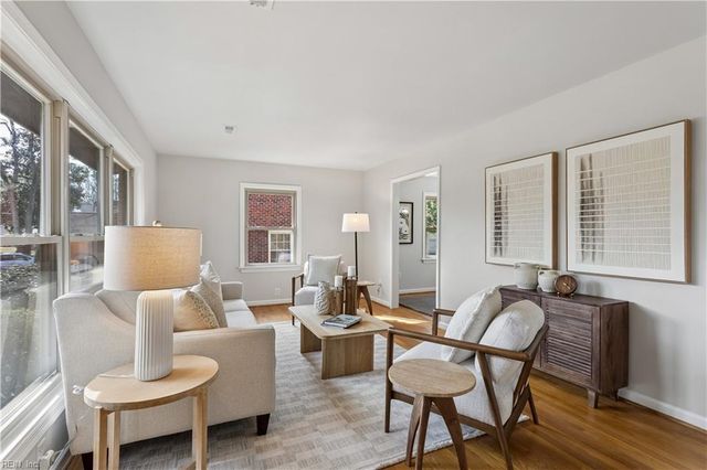 879 Loraine DR, Newport News, VA 23608