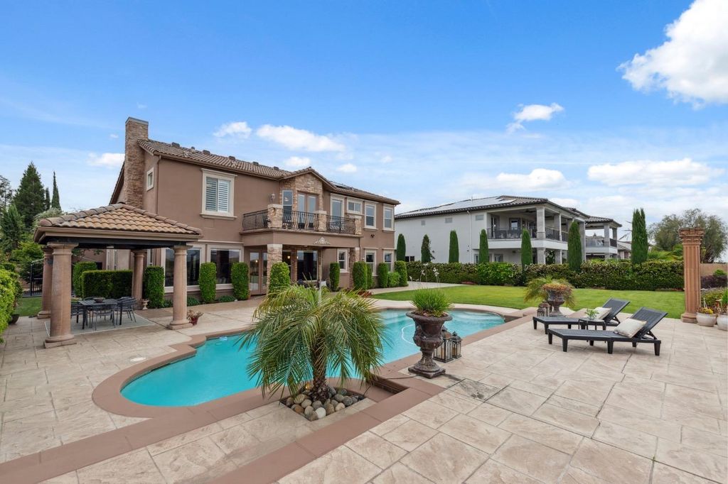 Image 10 of property listing at 4918 W Bluff Avenue, Fresno, CA 93722