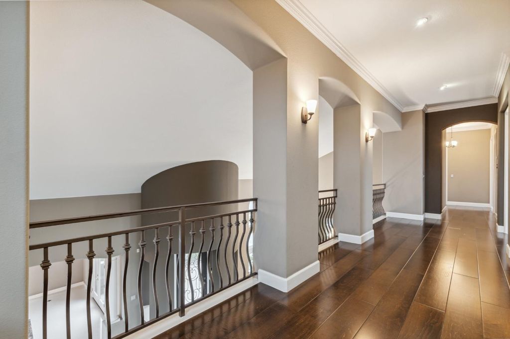 Image 17 of property listing at 4918 W Bluff Avenue, Fresno, CA 93722