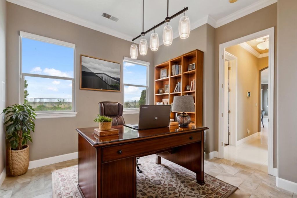 Image 36 of property listing at 4918 W Bluff Avenue, Fresno, CA 93722