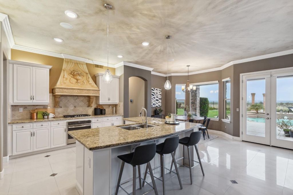 Image 47 of property listing at 4918 W Bluff Avenue, Fresno, CA 93722