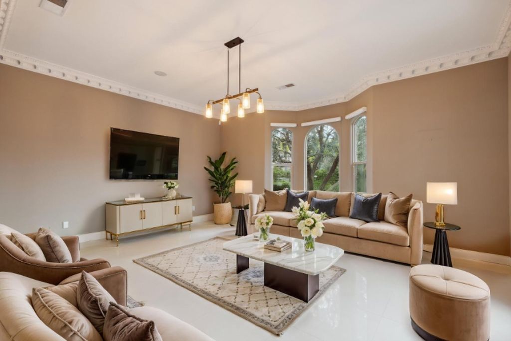 Image 52 of property listing at 4918 W Bluff Avenue, Fresno, CA 93722