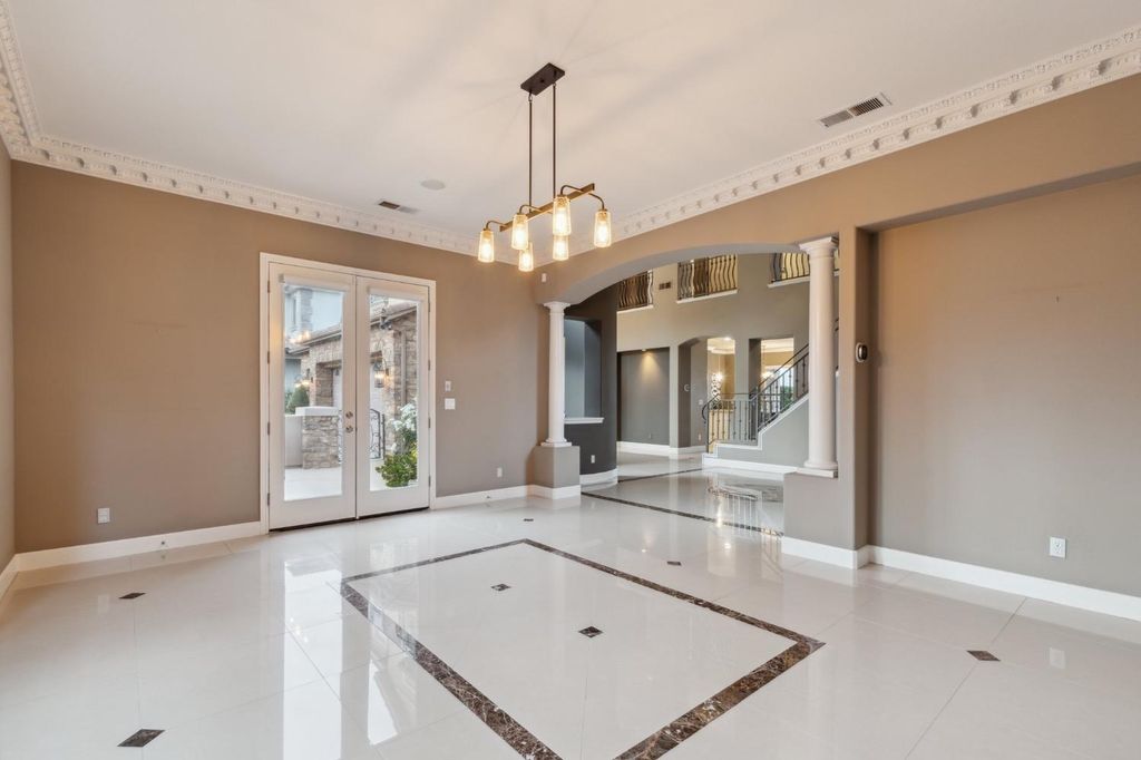 Image 53 of property listing at 4918 W Bluff Avenue, Fresno, CA 93722