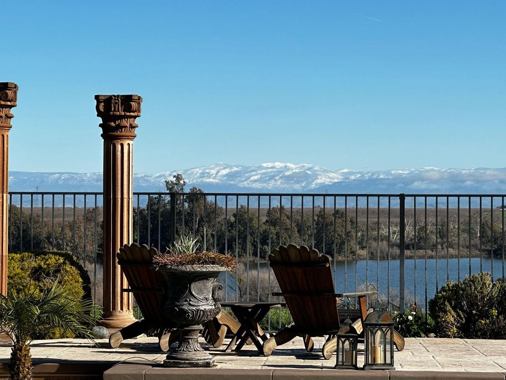 Image 64 of property listing at 4918 W Bluff Avenue, Fresno, CA 93722