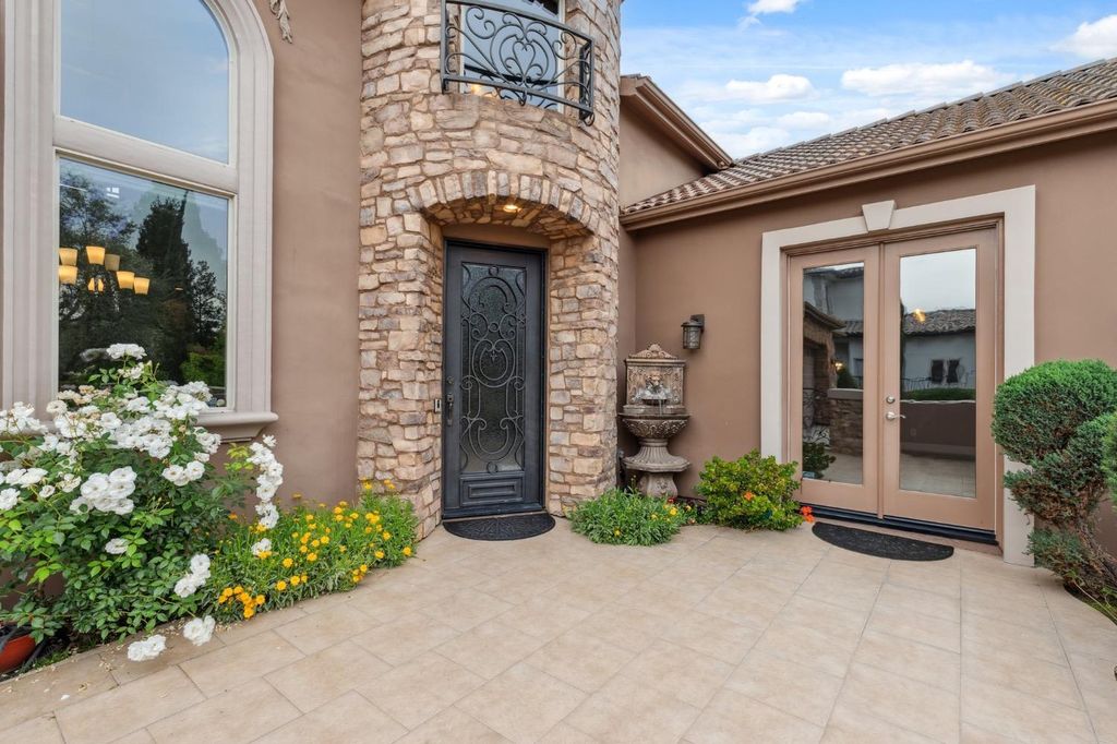 Image 7 of property listing at 4918 W Bluff Avenue, Fresno, CA 93722