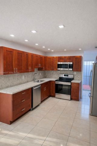 1220 SW 78th Ave, Miami, FL 33144