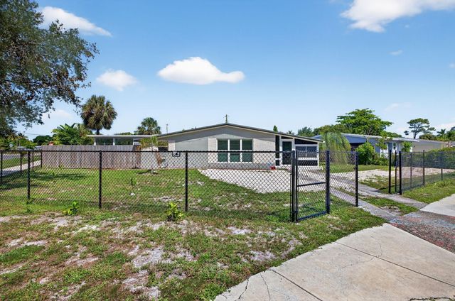 300 SW 25th Avenue, Fort Lauderdale, FL 33312