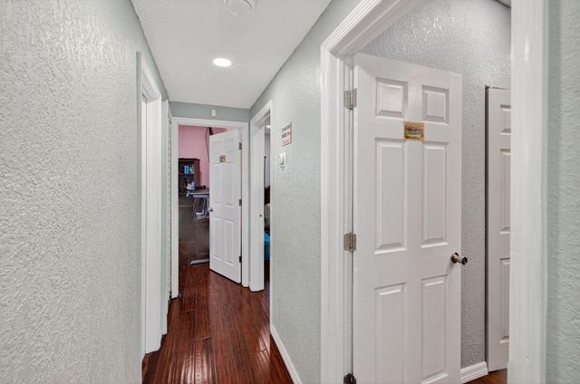300 SW 25th Avenue, Fort Lauderdale, FL 33312