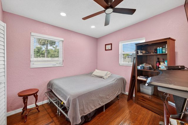 300 SW 25th Avenue, Fort Lauderdale, FL 33312