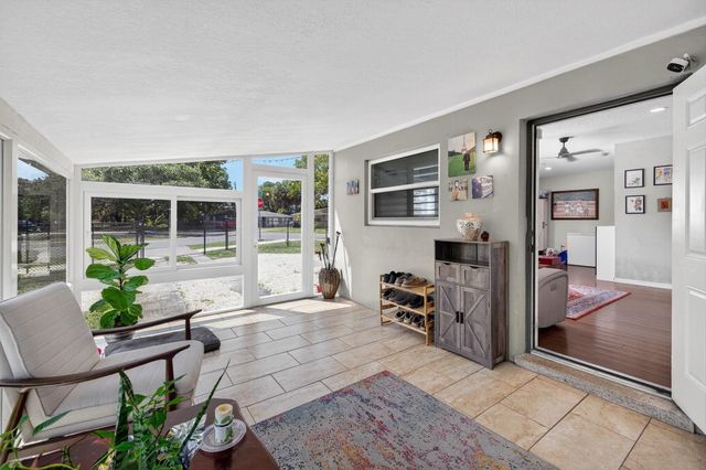 300 SW 25th Avenue, Fort Lauderdale, FL 33312
