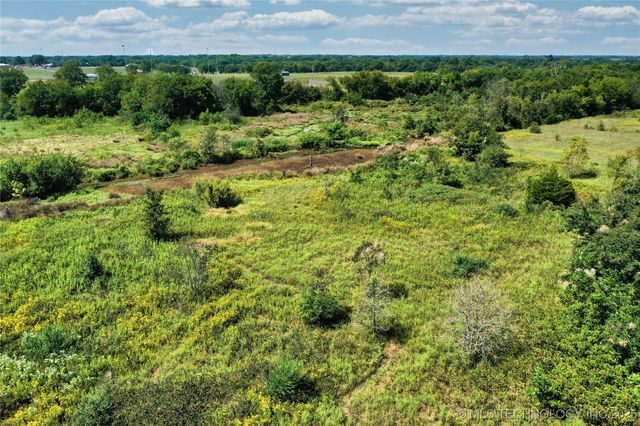 309 E North Avenue, Checotah, OK 74426