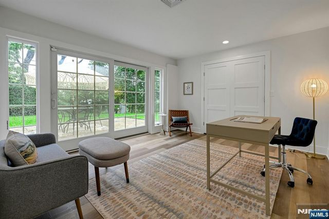 9 Crestview Court, Montclair, NJ 07042