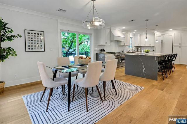 9 Crestview Court, Montclair, NJ 07042