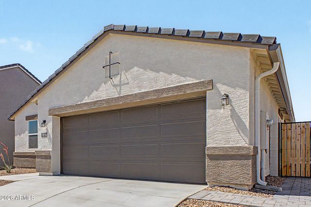 1816 W SOMBRA Avenue, Apache Junction, AZ 85120