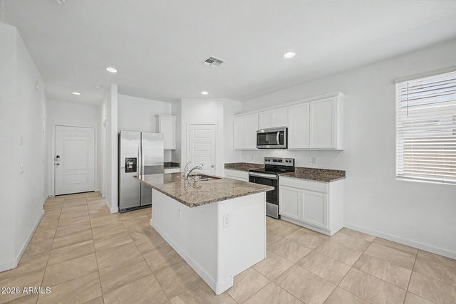 1816 W SOMBRA Avenue, Apache Junction, AZ 85120