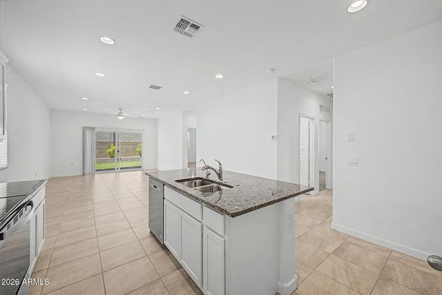 1816 W SOMBRA Avenue, Apache Junction, AZ 85120