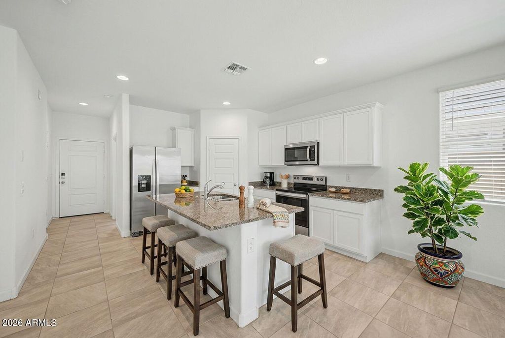 1816 W SOMBRA Avenue, Apache Junction, AZ 85120 — photo 4