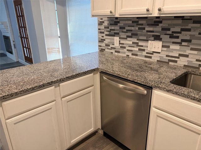 1025 Fox River Lane, Fort Worth, TX 76120