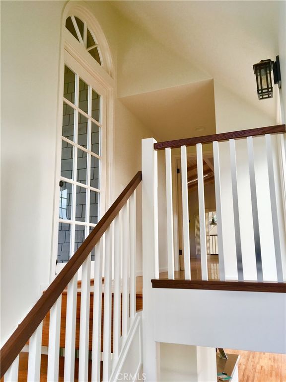 Image 12 of property listing at 590 Diamond Street, Laguna Beach, CA 92651