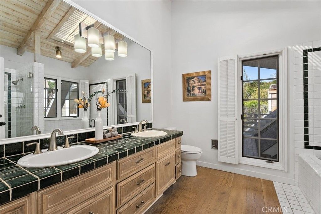 Image 19 of property listing at 590 Diamond Street, Laguna Beach, CA 92651
