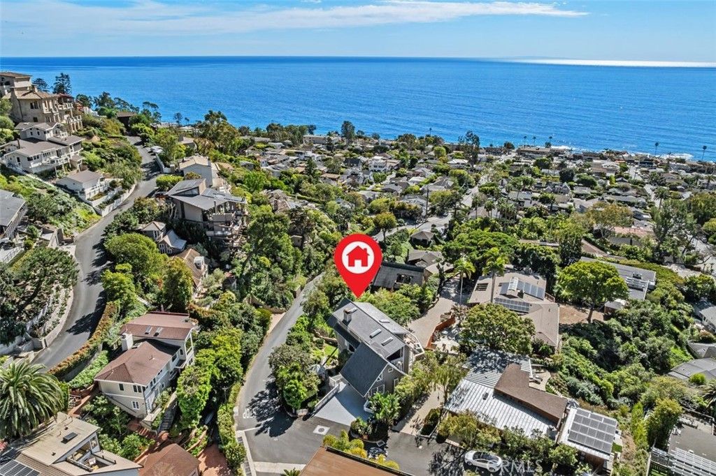 Image 2 of property listing at 590 Diamond Street, Laguna Beach, CA 92651