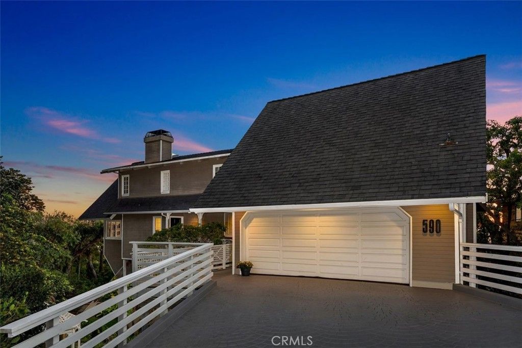 Image 34 of property listing at 590 Diamond Street, Laguna Beach, CA 92651