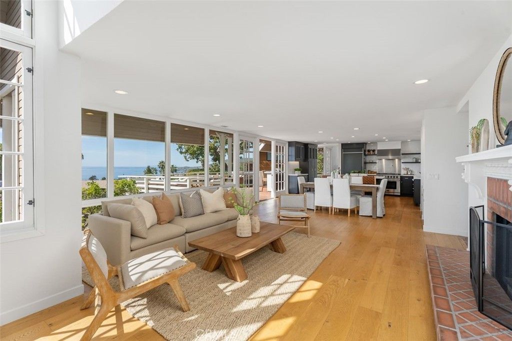 Image 4 of property listing at 590 Diamond Street, Laguna Beach, CA 92651
