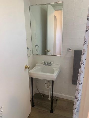 1702 Arizona Avenue, Flint, MI 48506