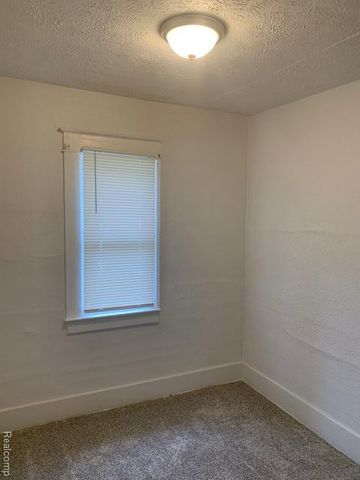 1702 Arizona Avenue, Flint, MI 48506
