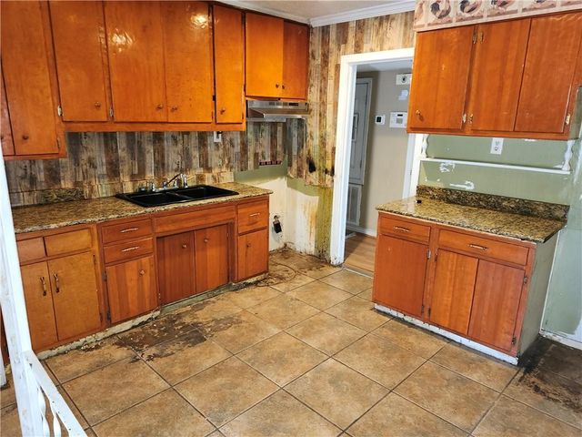 713 Pinehill Drive, Mobile, AL 36606