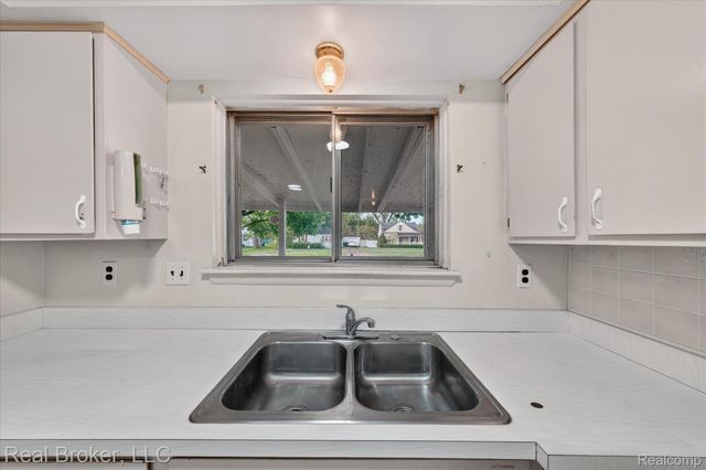 29630 Joy Road, Livonia, MI 48150