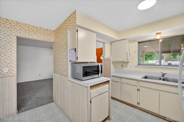 29630 Joy Road, Livonia, MI 48150