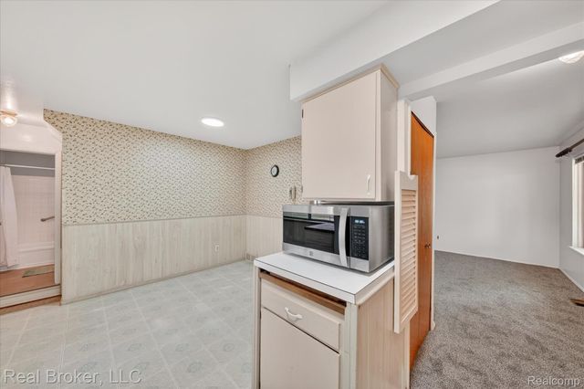 29630 Joy Road, Livonia, MI 48150
