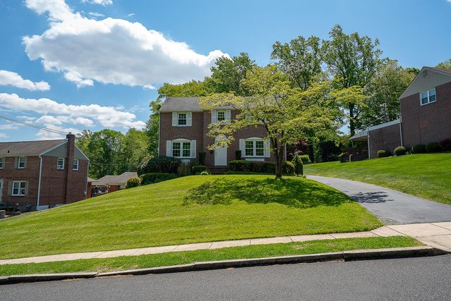 674 N BISHOP AVE, Springfield, PA 19064