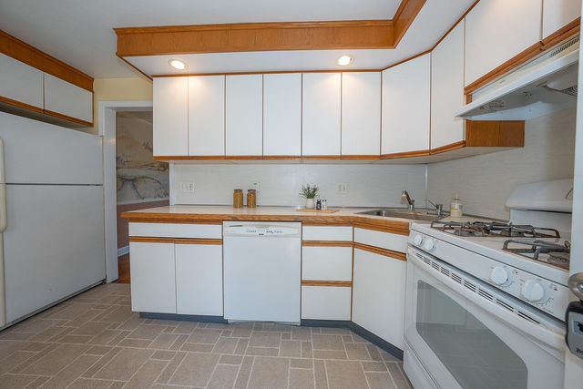 674 N BISHOP AVE, Springfield, PA 19064