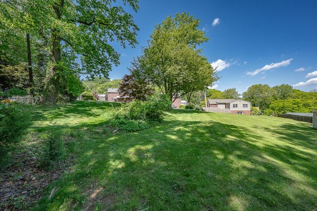 674 N BISHOP AVE, Springfield, PA 19064
