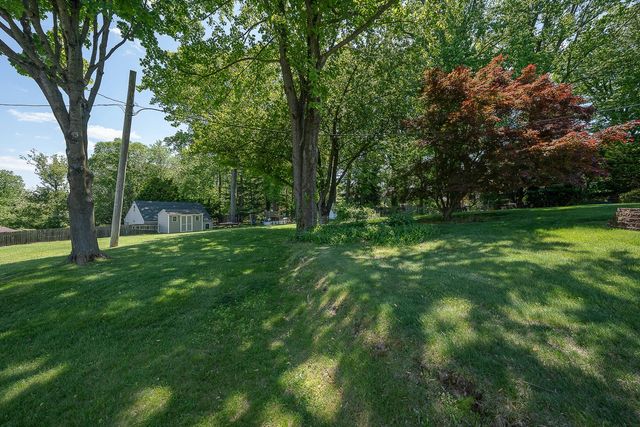 674 N BISHOP AVE, Springfield, PA 19064