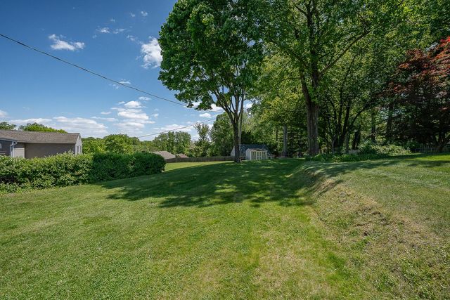 674 N BISHOP AVE, Springfield, PA 19064