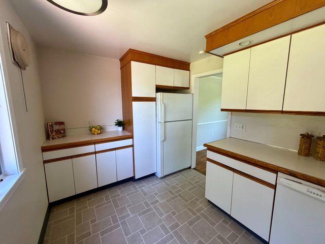 674 N BISHOP AVE, Springfield, PA 19064
