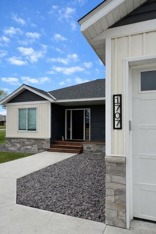 1707 17th Street NW, Willmar, MN 56201