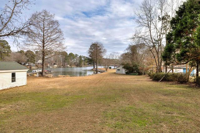 2475 Clubhouse Rd., Summerton, SC 29148