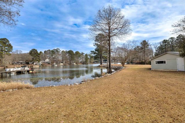 2475 Clubhouse Rd., Summerton, SC 29148