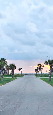 000 Jean Lafitte Drive, Freeport, TX 77541